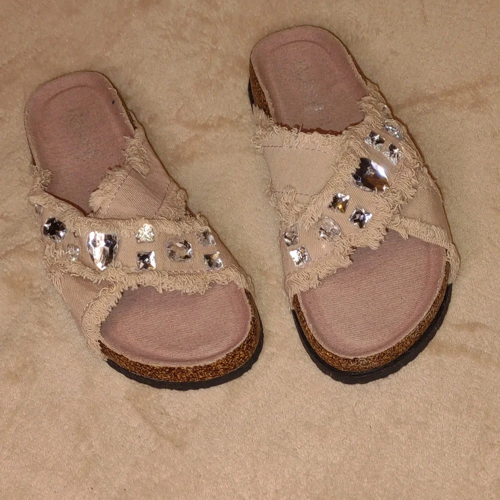 👣REFRESH ,🇺🇲Mauve Crisscross Rhinestone Leo Sandals